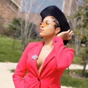 Meet your Posher, Mimi